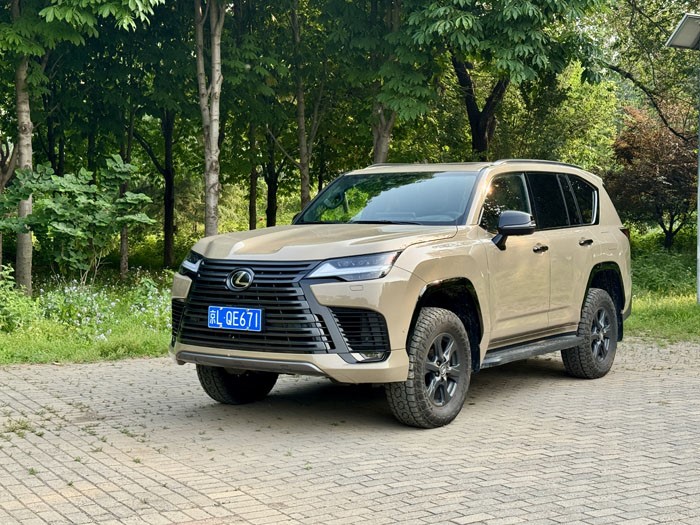 傲视群雄 试驾雷克萨斯LX700h OVERTRAIL领境版