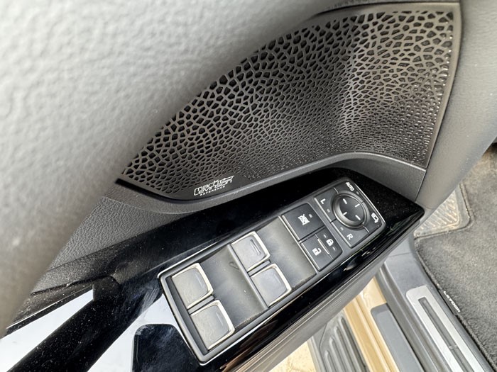 傲视群雄 试驾雷克萨斯LX700h OVERTRAIL领境版