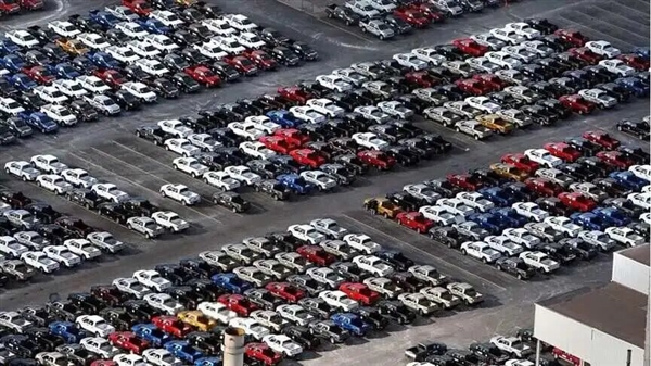 燃油车 真的卖不动了?