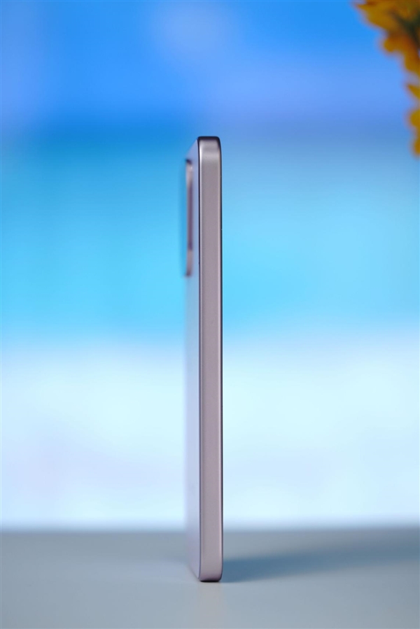 轻薄机身塞下9000mAh电池！vivo Y600 Turbo图赏