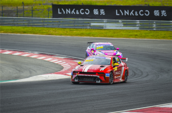 郭富城韩东君同台飙车！领克03+ TCR赛车宁波站4冠1亚2季