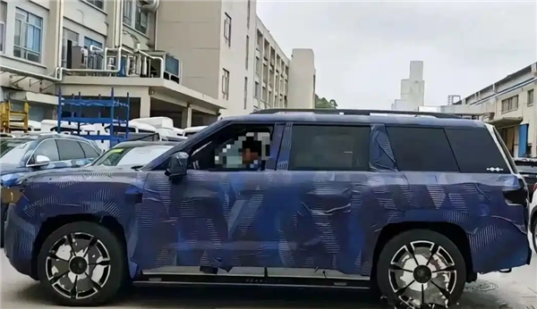 气场超越揽胜！方程豹钛9路试谍照曝光：外形方正硬朗