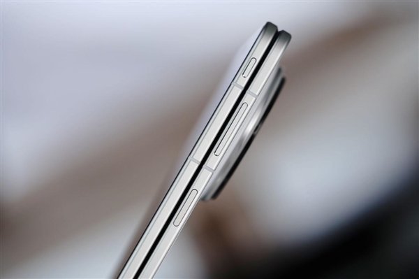 蓝厂最强折叠屏！vivo X Fold 6图赏