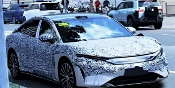 定位大型车!比亚迪D级旗舰大汉谍照曝光:续航超1000公里