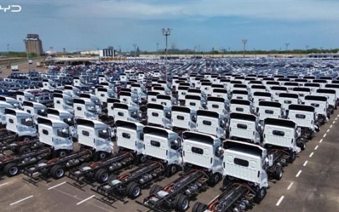 比亚迪100辆T75电动轻卡开进墨西哥：续航超200公里