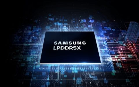 高端直板旗舰定价将突破万元 REDMI产品经理：下半年手机价格很恐怖
