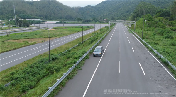 2026款小鹏X9标配驾驶员失能辅助系统：自动靠边停车 呼叫救援