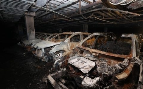 挂羊头卖狗肉 韩国奔驰EQE被指“偷换电池”：车主集体维权