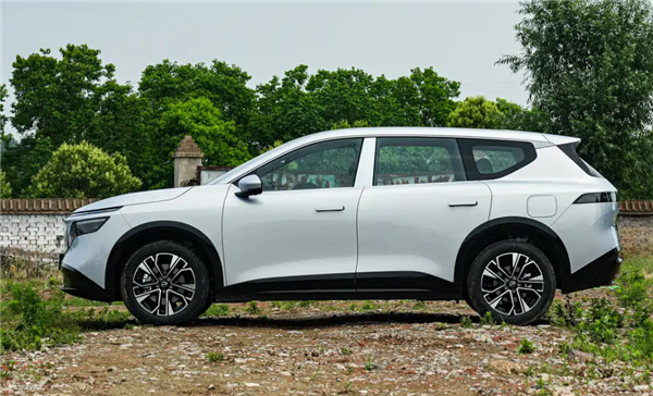 综合续航1400km!东风日产NX8增程260 Pro上市:15.99万元