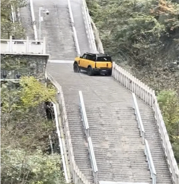 车企销量第三强 总不会是奇瑞吧?