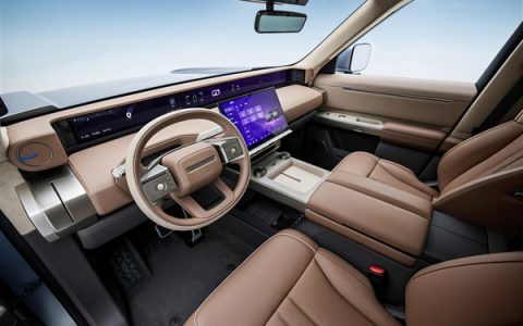 硬派三排座新能源SUV 神行者8内饰发布：46.3英寸远端屏吸睛