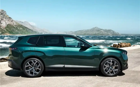V8旗舰SUV战力升级！全新一代宝马X5 M60明年登场