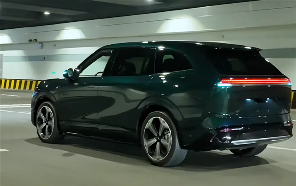 高颜值大五座SUV！小鹏G9L实车曝光：增程纯电齐发