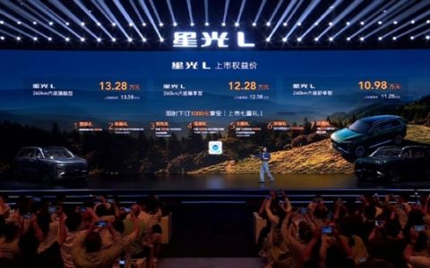 人民需要什么五菱就造什么！大六座SUV五菱星光L上市：限时售价10.98万起