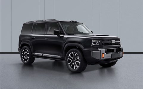 吉利打造的插电混动方盒子SUV 银河战舰700实车亮相