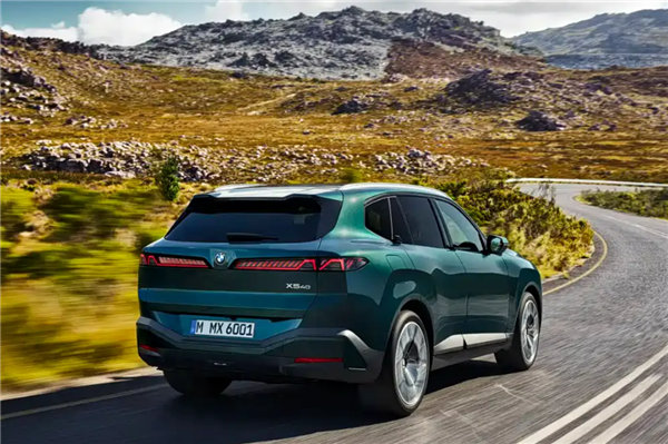 V8旗舰SUV战力升级！全新一代宝马X5 M60明年登场