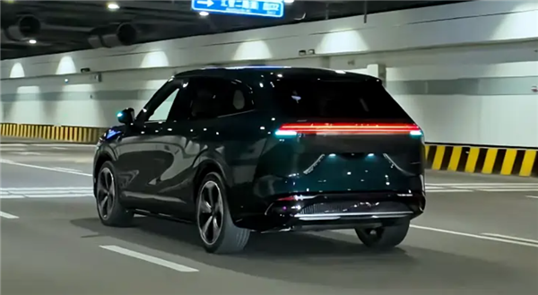 高颜值大五座SUV！小鹏G9L实车曝光：增程纯电齐发