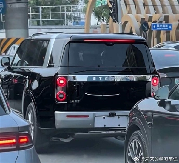 享界MPV新车路试谍照再曝:支持后轮转向 量产倒计时