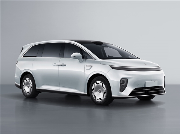 鸿蒙智行又一MPV 享界V8登陆工信部:预计售价30万级