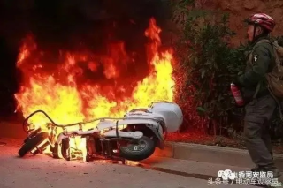 电车自燃事故深度解析，品牌与原因探究